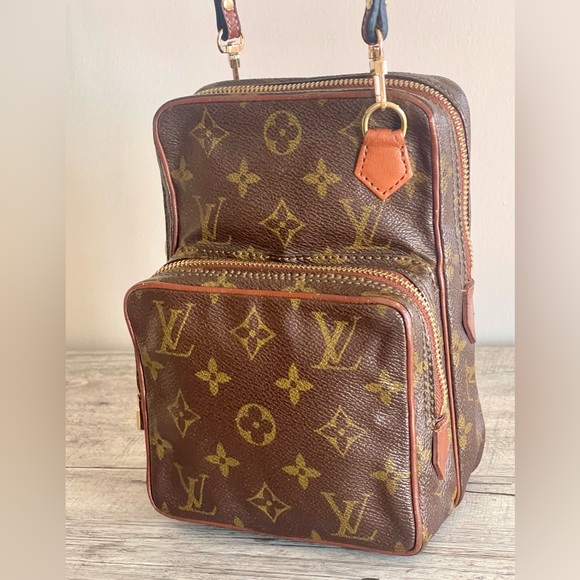 Authentic LOUIS VUITTON Monogram Amazon Bag - Picture 12 of 17